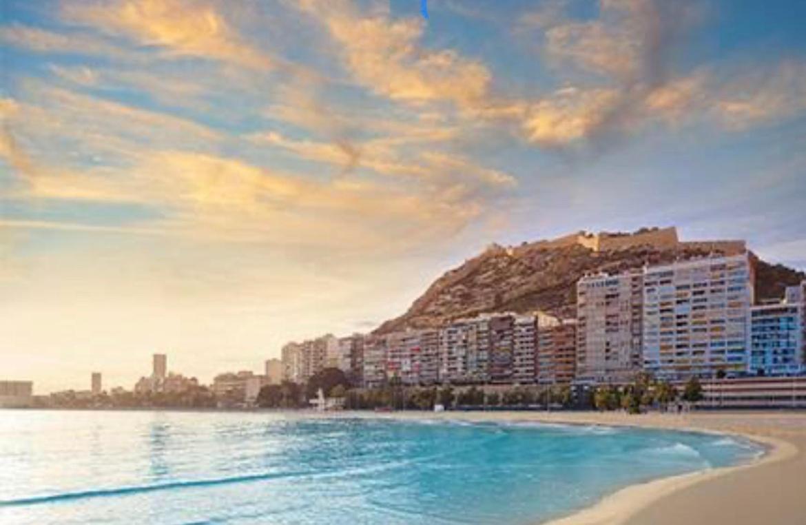 Centrally-Located, Spacious Flat At Historic Centre & Short Walk To Beach Alicante Exterior photo