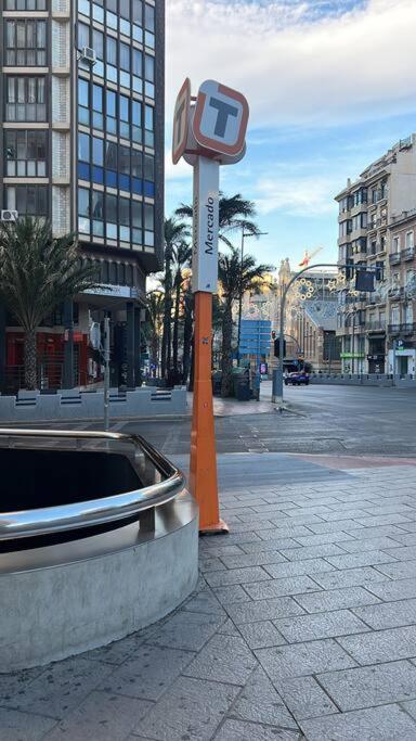 Centrally-Located, Spacious Flat At Historic Centre & Short Walk To Beach Alicante Exterior photo