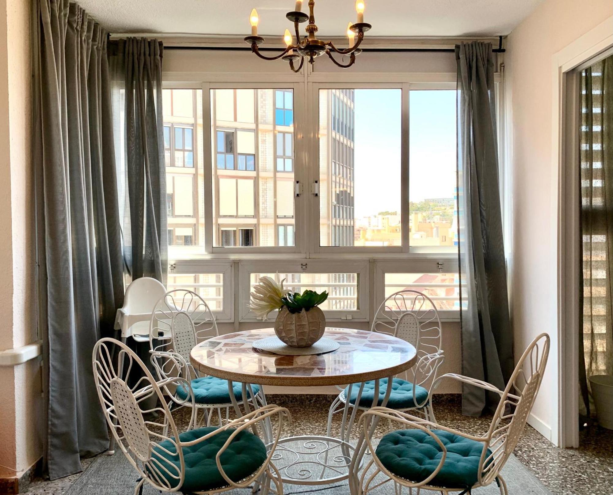 Centrally-Located, Spacious Flat At Historic Centre & Short Walk To Beach Alicante Exterior photo