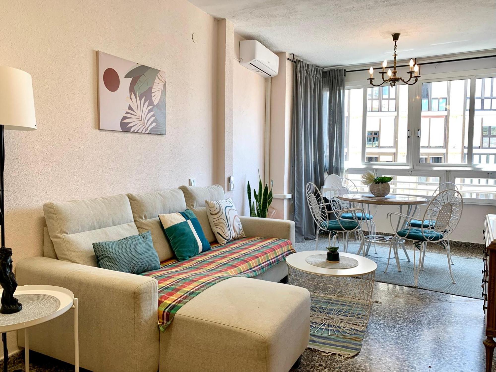 Centrally-Located, Spacious Flat At Historic Centre & Short Walk To Beach Alicante Exterior photo